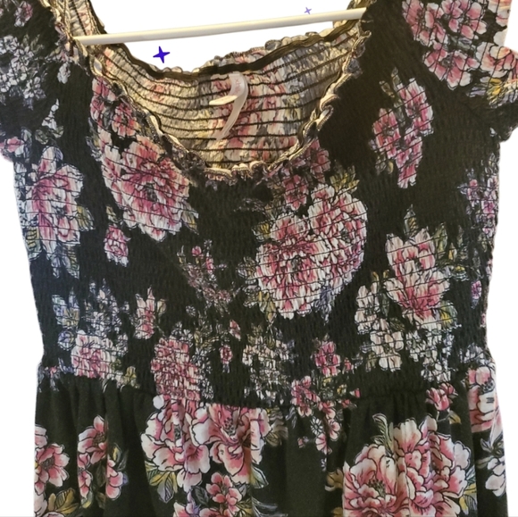 Xhilaration Open Shoulder Flowered Dress - Picture 4 of 5